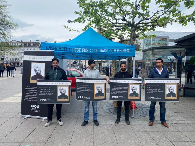 tabligh stand in Heidelberg -Bismarckplatz