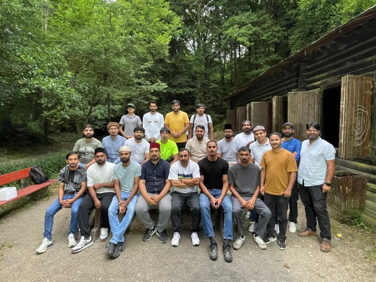 Majlis Koblenz Masroor – Ijlas + Wanderung