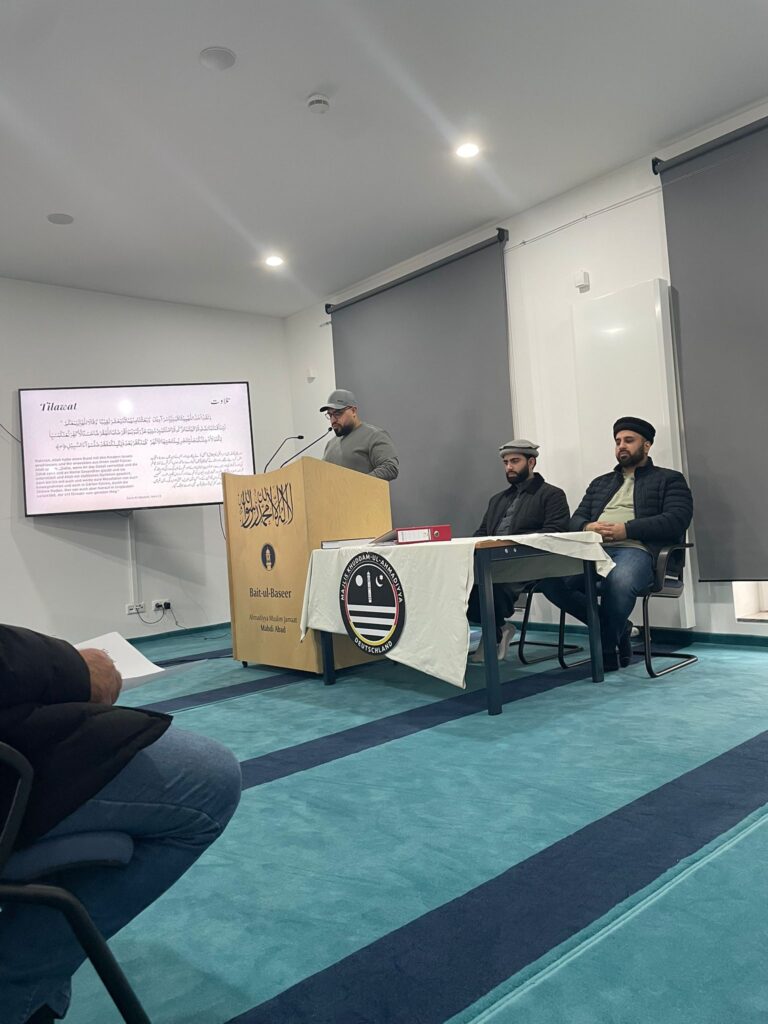 Majlis Mahdiabaad: Monatliches Ijlas